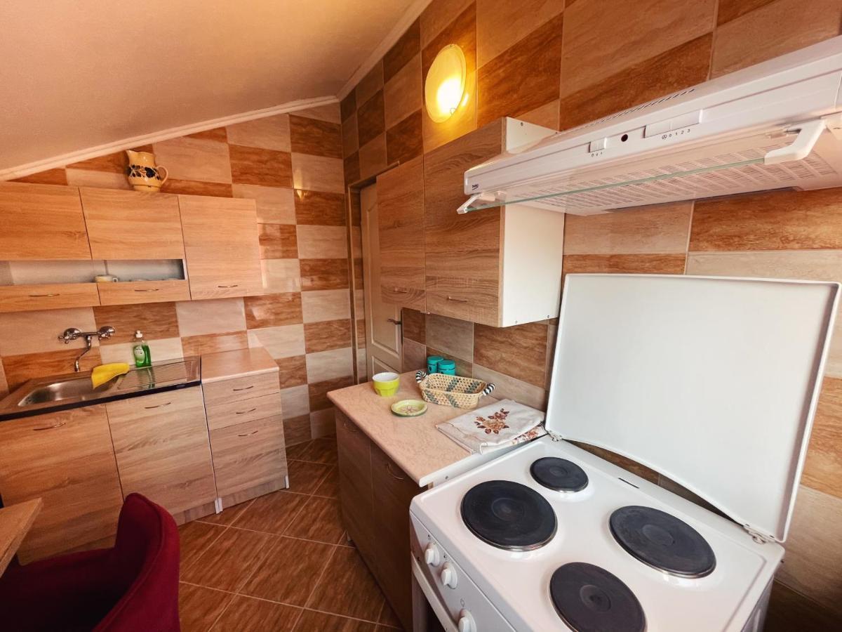 Vila Duricic 300M Od Mora Ξενοδοχείο Ðenovići Εξωτερικό φωτογραφία