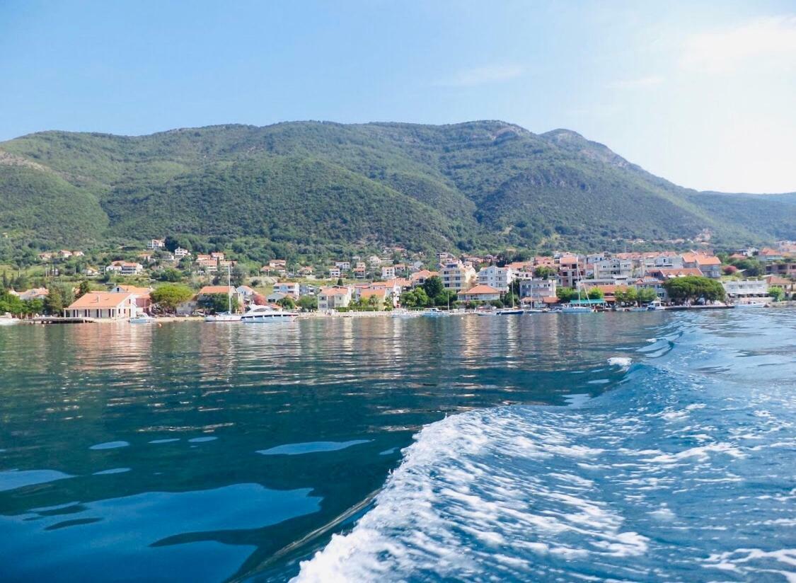 Vila Duricic 300M Od Mora Ξενοδοχείο Ðenovići Εξωτερικό φωτογραφία