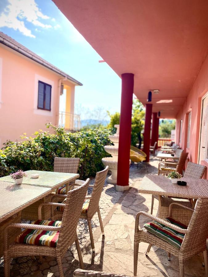 Vila Duricic 300M Od Mora Ξενοδοχείο Ðenovići Εξωτερικό φωτογραφία